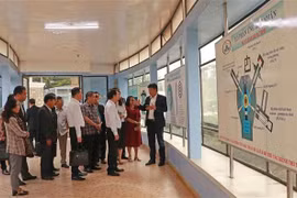 Delegates visit the nuclearreactor at the Nuclear Research Institute in Da Lat city, Lam Dong. (Photo: VNA)