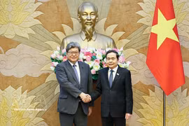 National Assembly Chairman Tran Thanh Man (R) and Executive Acting Secretary General of Japan's Liberal Democratic Party (LDP) Hagiuda Koichi. (Photo: VNA)
