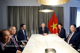 General Secretary of the Communist Party of Vietnam To Lam (centre) holds phone talks with former US Senator Patrick Leahy on February 19. (Photo: VNA)