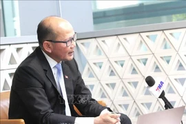 Uch Leang, Acting Director of the Department of Asian, African and Middle East Studies at the International Relations Institute of Cambodia under the Royal Academy of Cambodia (RAC) speaks to Vietnam News Agency's resident correspondents in Phnom Penh. (Photo: VNA)