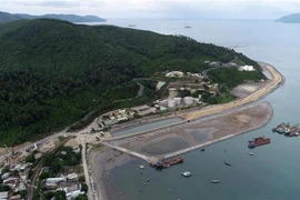 Lien Chieu Port in Da Nang City. The development of free trade zones and duty-free ports is seen as a strategic move to boost Vietnam's global competitiveness, particularly in trade and logistics. (Photo: VNA)