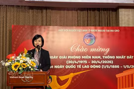 Vietnamese Consul General to Hong Kong (China) and Macau Le Duc Hanh speaks at the event. (Photo: VNA)