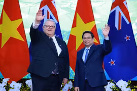 PM Pham Minh Chinh (R) and Speaker of the New Zealand House of Representatives (Parliament) Gerry Brownlee (Photo: VNA)