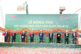 At the ceremony to kick off construction of a BYD battery manufacturing plant in Hue (Photo: hue.gov.vn)