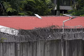 Over 600 flee Myanmar scam centre