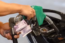 At a fuel station in Paco, Manila (Photo: inquirer.net)