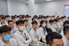 Vietnamese guest workers are bound for Japan, RoK (Photo: VNA)