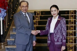 Malaysian Prime Minister Anwar Ibrahim (L) and Thai counterpart Paetongtarn Shinawatra (Photo: Bernama)