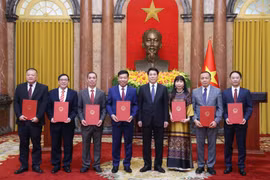 President Luong Cuong with newly accredited and appointed Vietnamese ambassadors abroad. (Photo: VNA)