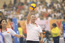 Coach Nguyen Tuan Kiet of the Vietnamese women's volleyball team. (Photo courtesy of the VFV)