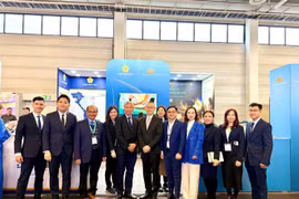 Representatives from Vietnamese agencies at the booth of Vietnam Airlines and Saigontourist Group at the IBT Berlin 2025. (Photo: VNA)