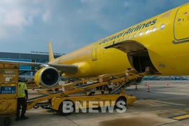 Vietravel Airlines has launched a programme to provide free transport of relief goods to central localities affected by recent natural disasters. (Photo: VNA)