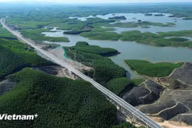 Over 220km of the North-South Expressway component project is opened to traffic on August 19. (Photo: VNA)