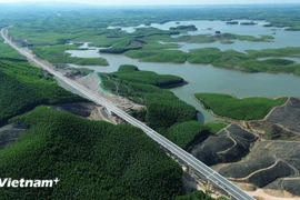 Over 220km of the North-South Expressway component project is opened to traffic on August 19. (Photo: VNA)