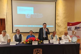 Vietnamese Ambassador to Mexico Nguyen Van Hai (centre) speaks at the seminar entitled “Vietnam towards a new era of development” in the city of Taxco (Photo: VNA)