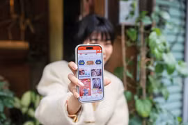Data from Metric - Data Science JSC show Vietnam’s e-commerce market maintained double-digit growth in 2025. - Illustrative image (Photo: thoibaotaichinh.vn)