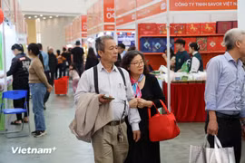 Customers at the Spring Fair 2026 in Hanoi (Photo: VNA)