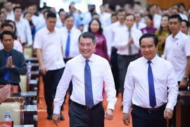 Prime Minister Le Minh Hung chairs a working session with the Standing Board of the Ho Chi Minh City Party Committee on June 13, 2026. (Photo: VNA)