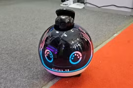 A product with AI application was displayed at a trade fair in Hanoi (Photo: VNA)