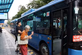 Since July 1, free travel has been available on all 134 subsidised and non-subsidised bus routes across Ho Chi Minh City. (Photo: VNA)