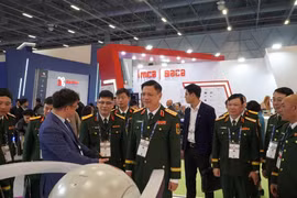 The Vietnamese delegation attends the SAHA 2026 International Defence & Aerospace Exhibition in Istanbul. (Photo: qdnd.vn)