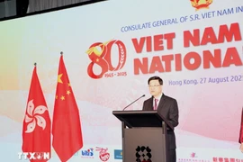 Chief Executive of the Hong Kong Special Administrative Region John Lee Ka-chiu speaks at the event (Photo: VNA)