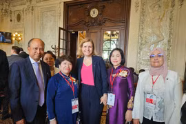 Vice Chairwoman of the National Assembly Nguyen Thi Thanh (second from right) meets President of the French National Assembly Yael Braun-Pivet (middle) (Photo: VNA)