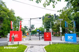 Telecommunications networks operate safely, stably and without interruption nationwide during Tet. (Photo: VNA)
