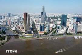 Ho Chi Minh City has set a more ambitious target of nearly 1 quadrillion VND (38.5 trillion USD) in State budget revenue in 2026. (Photo: VNA)