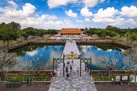 Thai Hoa Palace attracts many domestic and international tourists. (Photo: vov.vn)