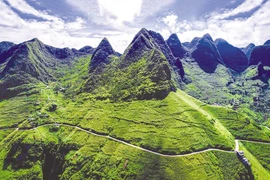 A view of Ma Pi Leng Pass located in Dong Van Karst Plateau Global Geopark (Source: baodautu.vn)