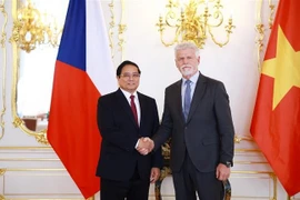 Prime Minister Pham Minh Chinh (L) and President of the Czech Republic Petr Pavel (Photo: VNA)