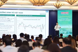 Bui Thanh Minh, deputy director of the Office of the Research and Development Board for the Private Economic Sector, speaks at “Sustainable Development 2025: A New Era for Green Growth,” a seminar held in HCM City on August 28. (Photo courtesy of the organiser)