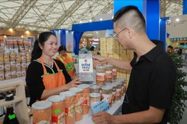A booth showcases OCOP products from Quang Ninh province at the Autumn Fair 2025. (Photo: VNA)