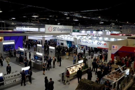 At the 10th Singapore Airshow (Photo: Ministry of National Defence)