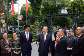 Party General Secretary and State President To Lam meets with ASEAN ambassadors and chargés d'affaires in Hanoi on August 4, 2026. (Photo: VNA)