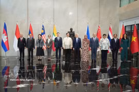 Senior officials from 11 ASEAN member states at the meeting (Photo: VNA)