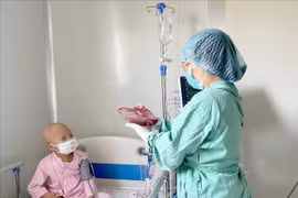 The patient has been in stable condition following the transplant. (Photo: VNA)
