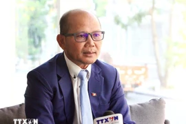 Uch Leang, Acting Director of the Department of Asian, African and Middle East Studies at the International Relations Institute of Cambodia under the Royal Academy of Cambodia (RAC), grants an interview to the Vietnam News Agency. (Photo: VNA)