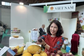 Introducing Vietnamese farm produce at the 41st Macfrut Fair in Rimini City, Emilia-Romagna region, Italy. (Photo: VNA)