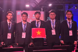 The Vietnamese students competing at the 2025 International Physics Olympiad in France (Photo: VietnamPlus)