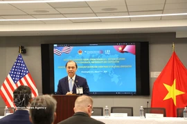 Vietnamese Ambassador to the US Nguyen Quoc Dung addresses the forum. (Photo: VNA)