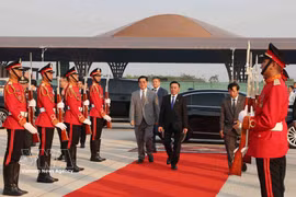Permanent member of the Communist Party of Vietnam (CPV) Central Committee’s Secretariat Tran Cam Tu departs Techo Airport for home. (Photo: VNA)