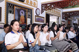 Students and members of the Cambodian, Lao and Thai communities living, studying and working in Ho Chi Minh City attend the celebration (Photo: VNA)
