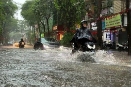 Hanoi is likely to see widespread precipitation ranging from 50-100 mm due to effects of Typhoon Matmo. (Photo: VNA)