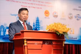 Vietnam’s Ambassador to Cambodia Nguyen Huy Tang addresses the forum (Photo: VNA)