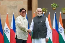 Philippine President Ferdinand R. Marcos Jr. (L) is welcomed by Indian Prime Minister Narendra Modi at the Hyderabad House in New Delhi for the presentation and exchange of bilateral agreements on August 5. (Photo: pna.gov.ph)