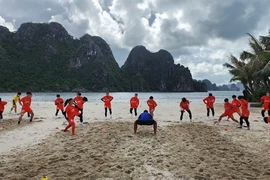 The Vietnamese women's national team train in Quang Ninh province for the 2025 ASEAN Women’s Championship. (Photo: anninhthudo.vn)