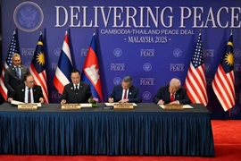 (From left) Malaysia’s Prime Minister Anwar Ibrahim, Cambodia’s Prime Minister Hun Manet, Thailand’s Prime Minister Anutin Charnvirakul and US President Donald Trump during the signing ceremony of the Peace Deal on October 26. (Photo: REUTERS/VNA)