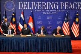 (From left) Malaysia’s Prime Minister Anwar Ibrahim, Cambodia’s Prime Minister Hun Manet, Thailand’s Prime Minister Anutin Charnvirakul and US President Donald Trump during the signing ceremony of the Peace Deal on October 26. (Photo: REUTERS/VNA)